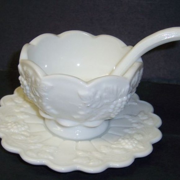 Westmoreland Milk Glass PANELED GRAPE 3-Piece Mayonnaise Set - Picture 2 of 3